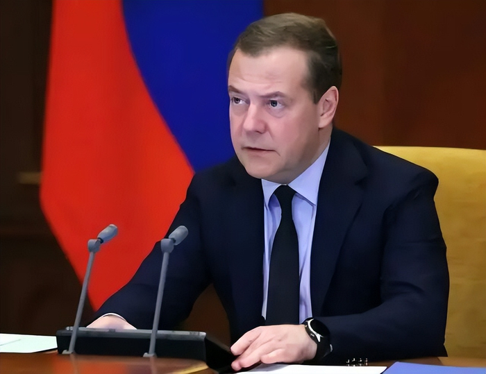 kaiyun sports-意甲集结日走向成谜，尼斯内部沟通，话题不断，训练强度明显提升-kaiyun sports